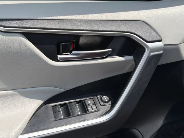 Used 2025 Toyota RAV4 XLE FWD image 21
