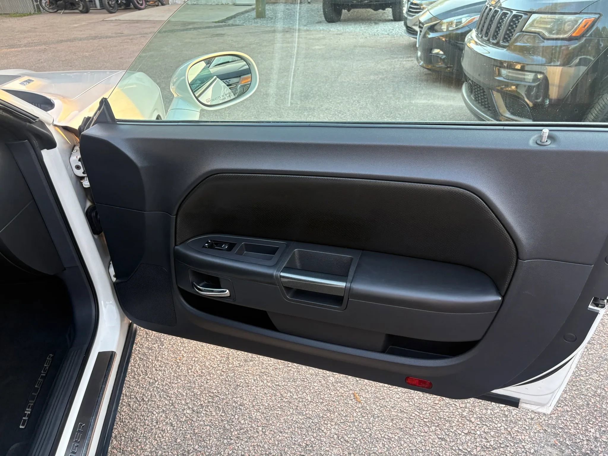 Used 2010 Dodge Challenger R/T RWD image 25
