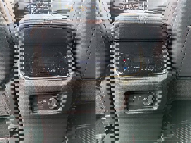 Used 2025 Nissan Armada SL image 19