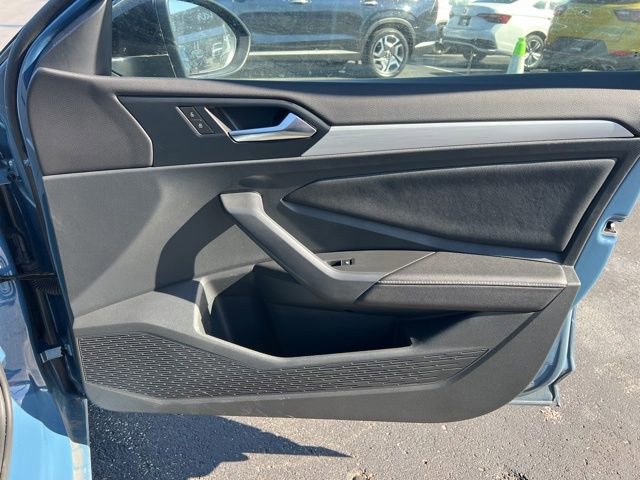 Used 2025 Volkswagen Jetta Sport image 30