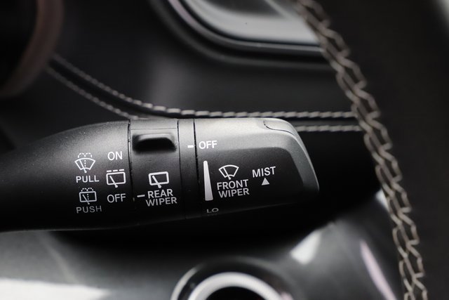 Used 2023 Jeep Grand Cherokee Laredo image 33