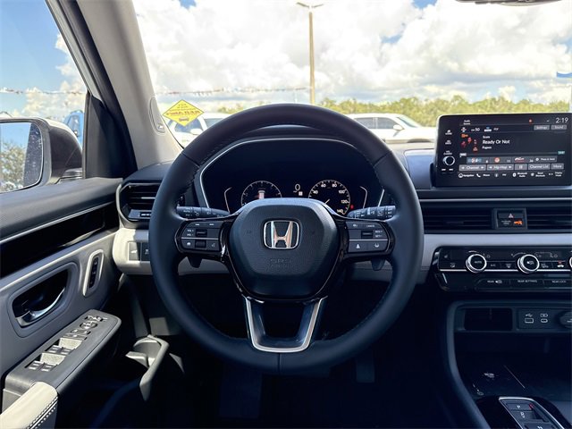 New 2025 Honda Pilot Touring image 17
