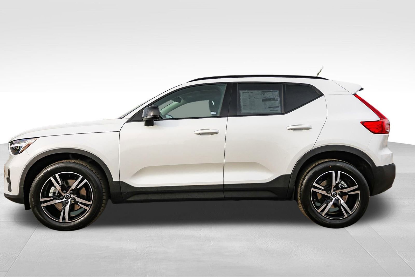 New 2026 Volvo XC40 B5 Core w/ Climate Package image 8