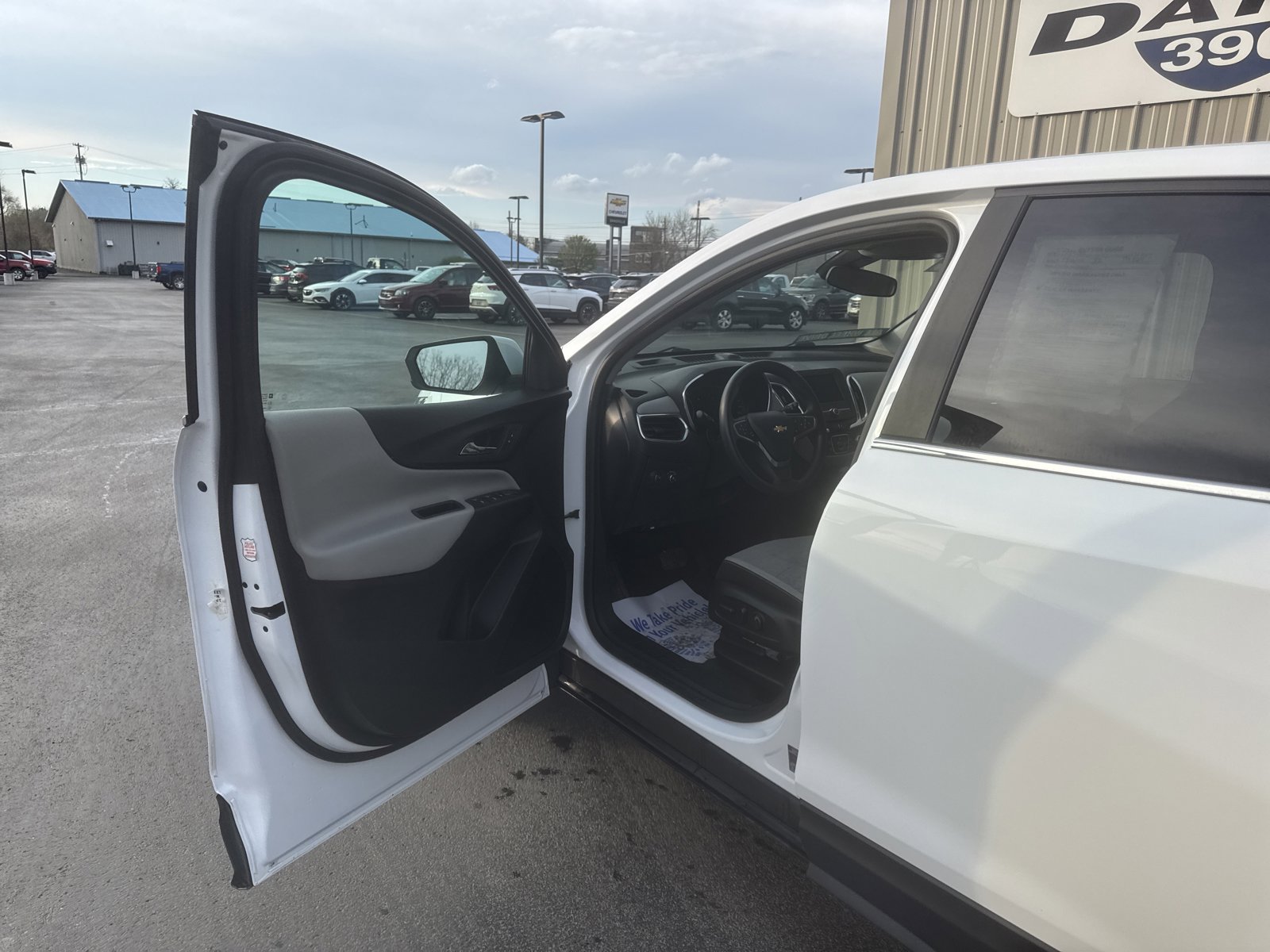 Used 2022 Chevrolet Equinox LT image 11