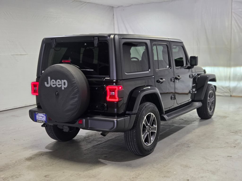 Used 2023 Jeep Wrangler Unlimited Sahara w/ LED Lighting Group AWD/4WD image 24
