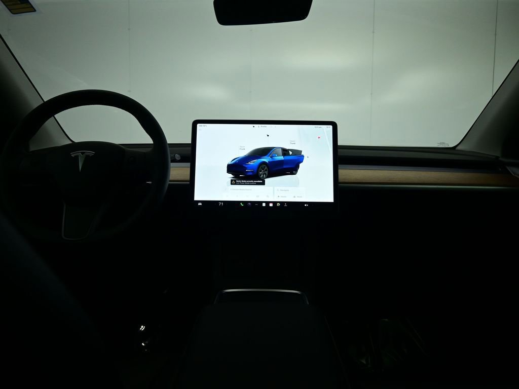Used 2025 Tesla Model Y Long Range image 36