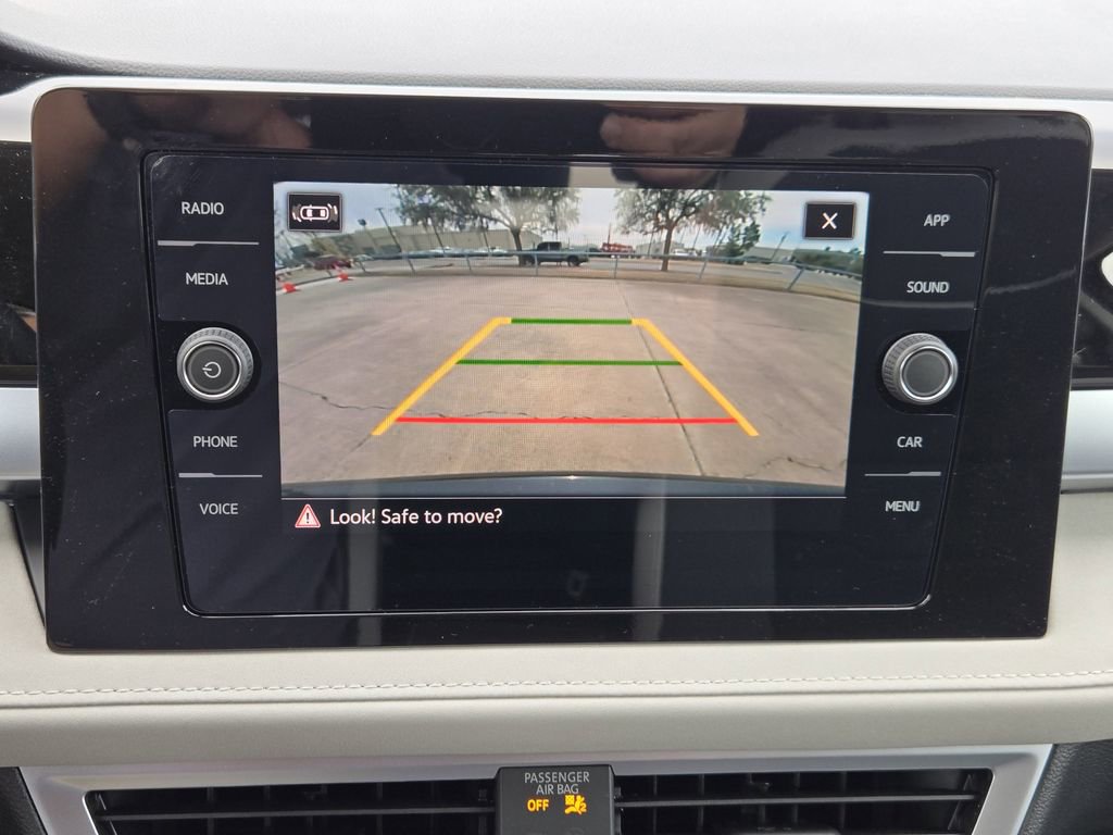 New 2026 Volkswagen Taos SE image 15