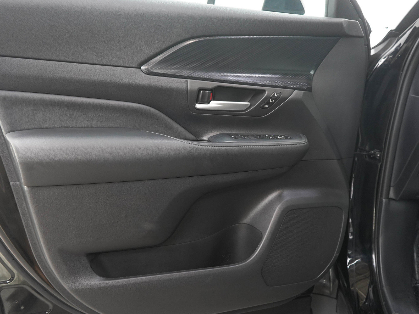 Used 2025 Toyota Grand Highlander AWD Hybrid image 20