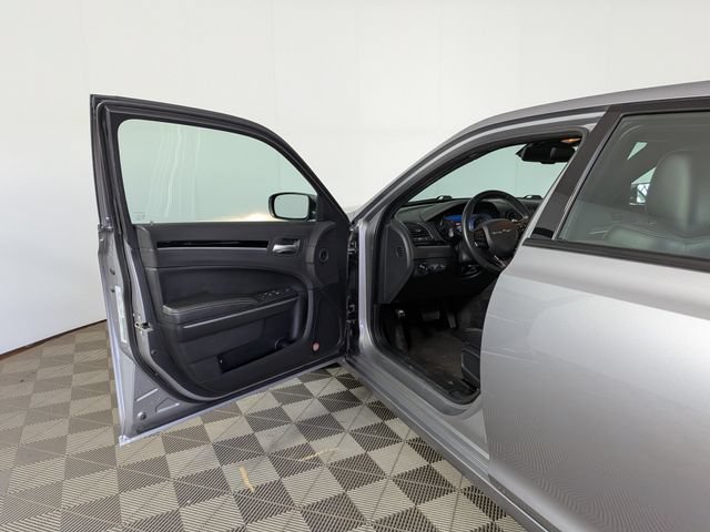 Used 2017 Chrysler 300 S AWD/4WD image 13