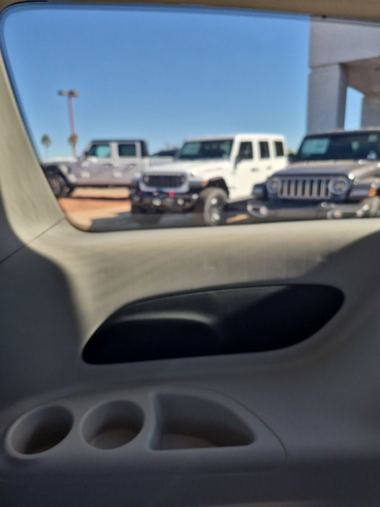 Certified 2024 Chrysler Pacifica Touring-L image 58