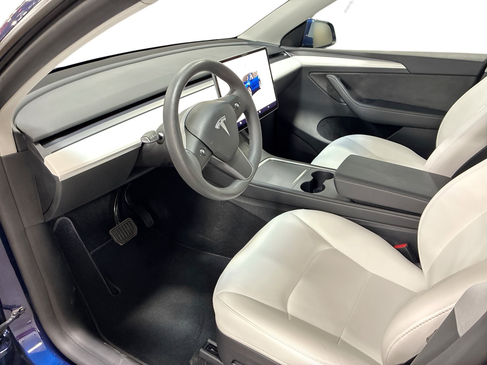 Certified 2023 Tesla Model Y Long Range AWD/4WD image 9