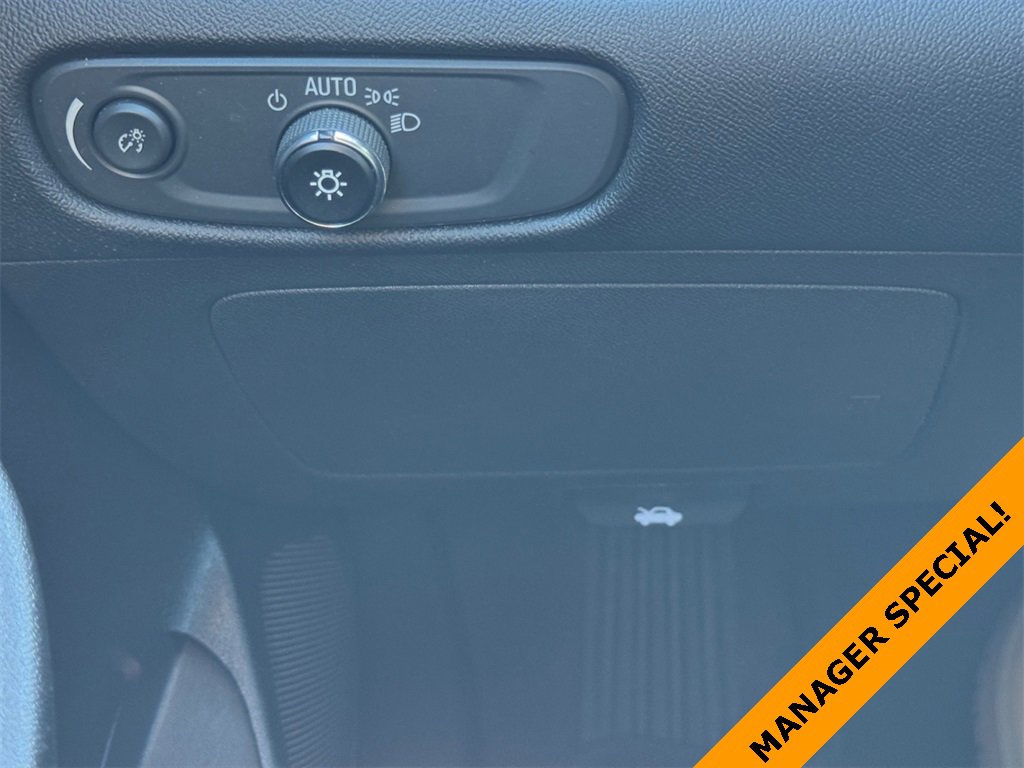 Used 2024 Chevrolet Malibu LT image 23