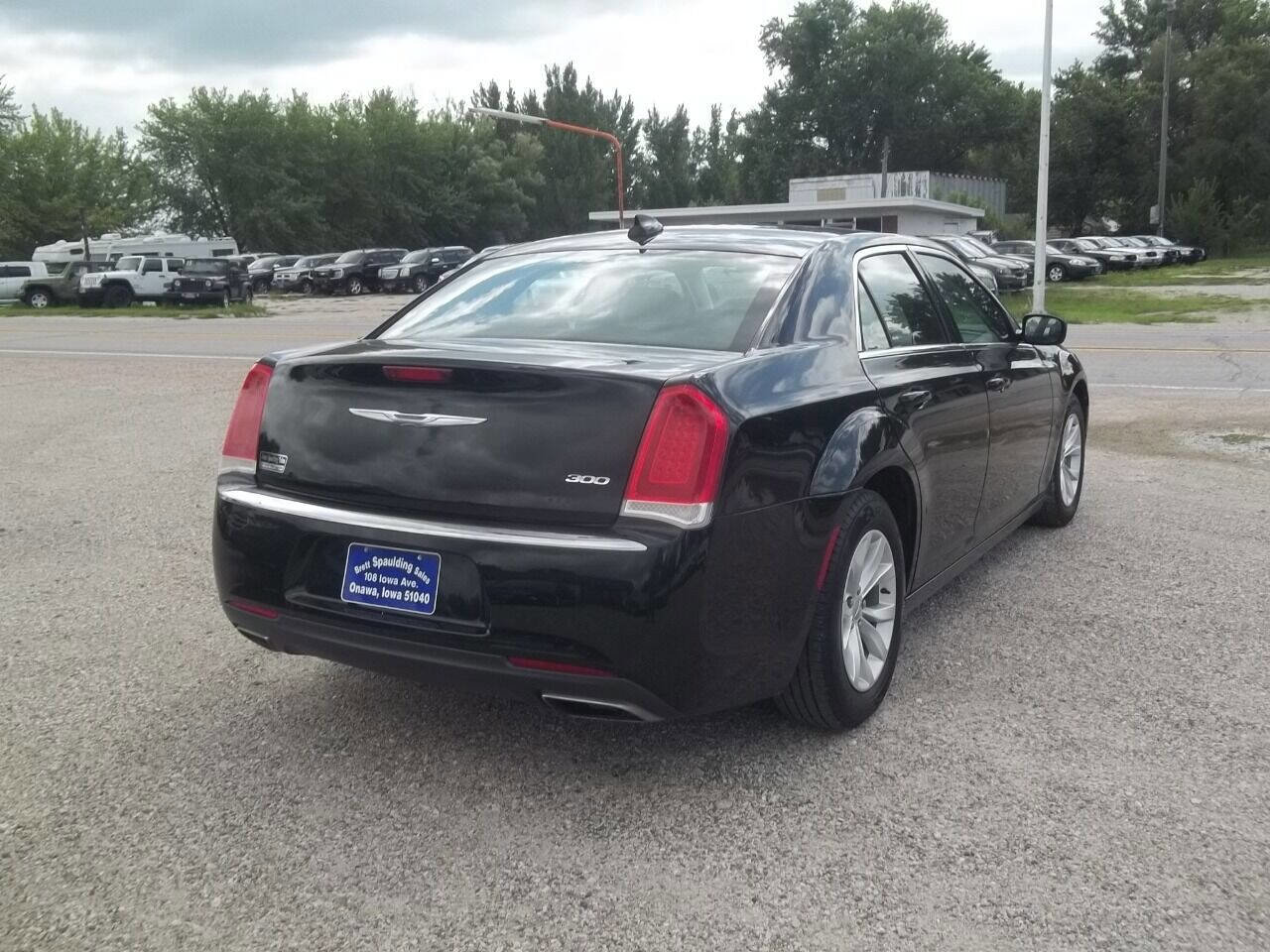 Used 2015 Chrysler 300 Limited image 6
