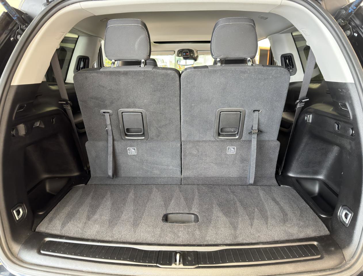 Used 2023 Jeep Grand Cherokee L Laredo w/ Trailer Tow Group (B) image 34