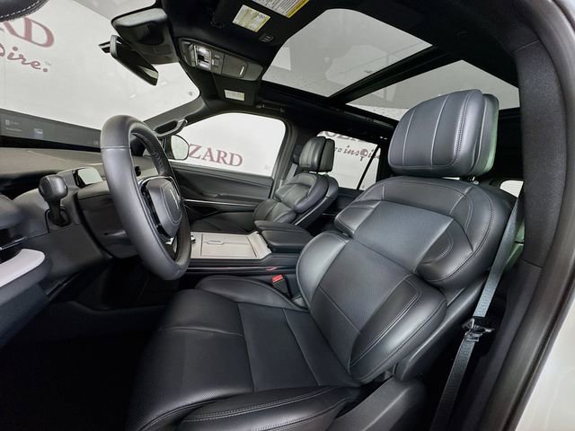 New 2025 Lincoln Navigator Reserve w/ Jet Appearance Package image 22