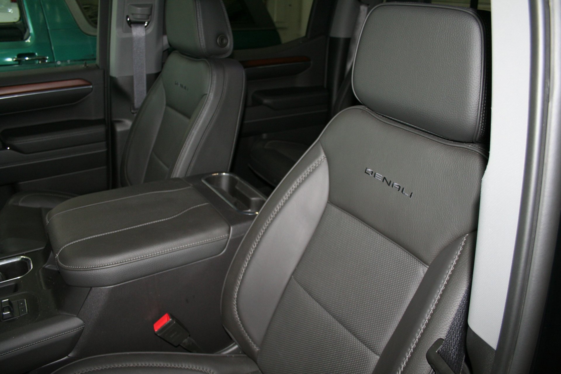 Used 2024 GMC Sierra 1500 Denali w/ Denali Reserve Package image 37