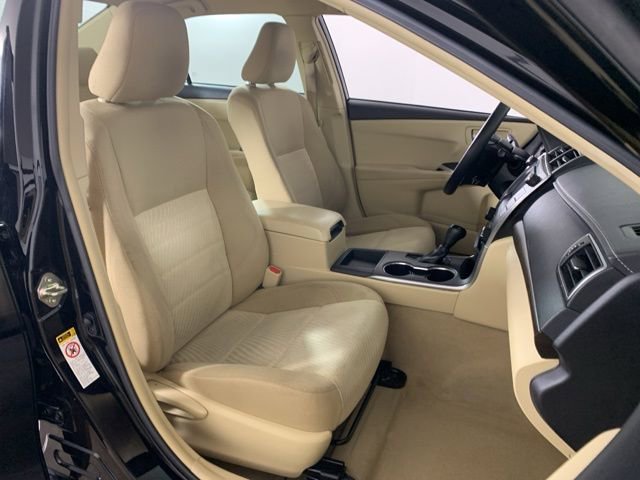 Used 2015 Toyota Camry LE image 34
