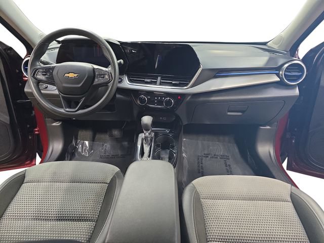 Used 2025 Chevrolet Trax LT FWD image 11