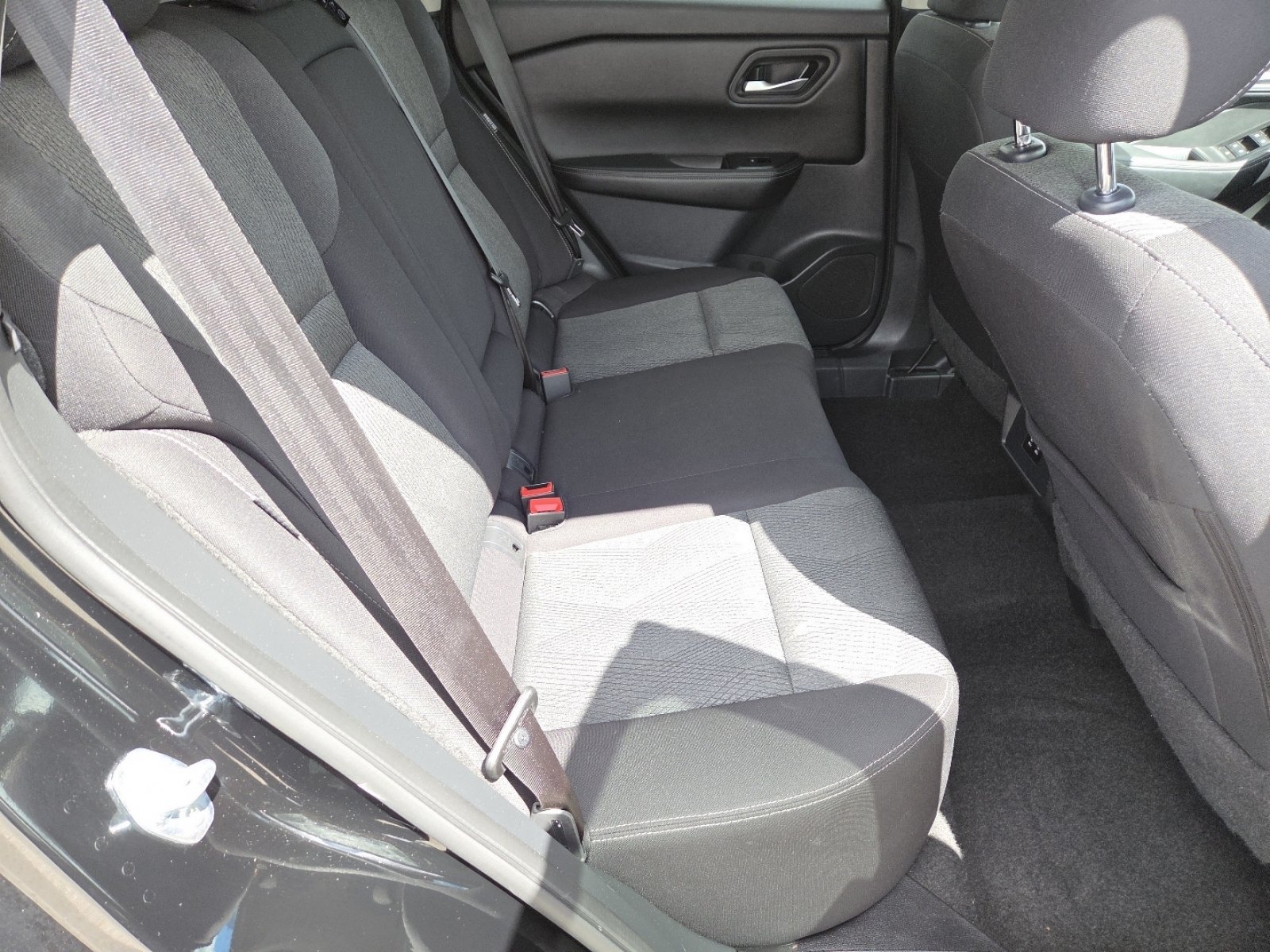 Used 2025 Nissan Rogue SV FWD image 20