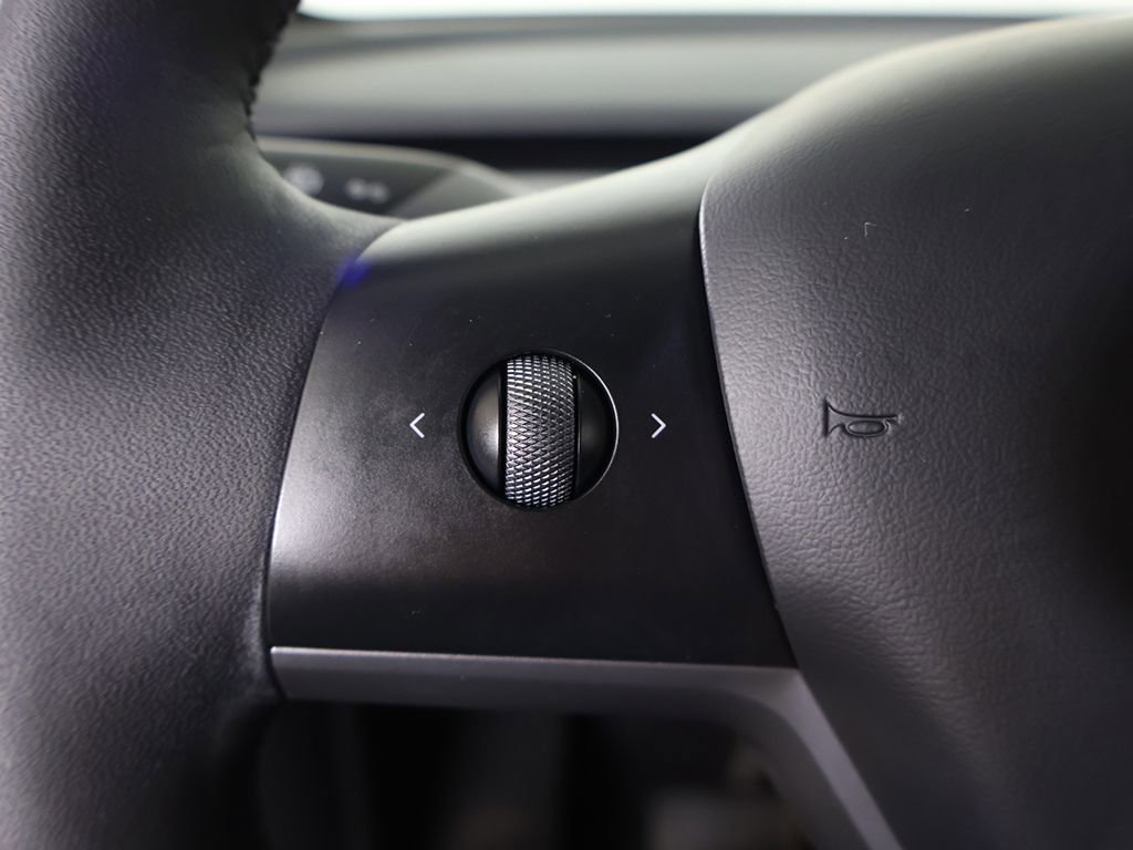 Used 2023 Tesla Model Y Long Range image 41