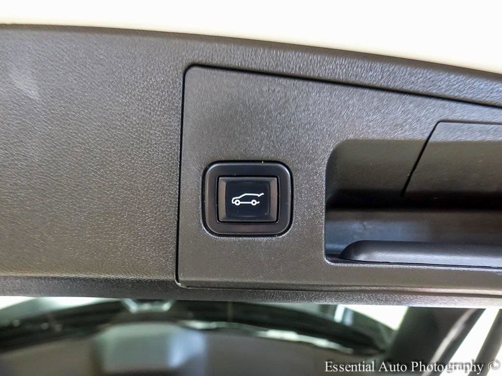 Used 2022 Cadillac XT4 Premium Luxury w/ Enhanced Visibility Package image 23