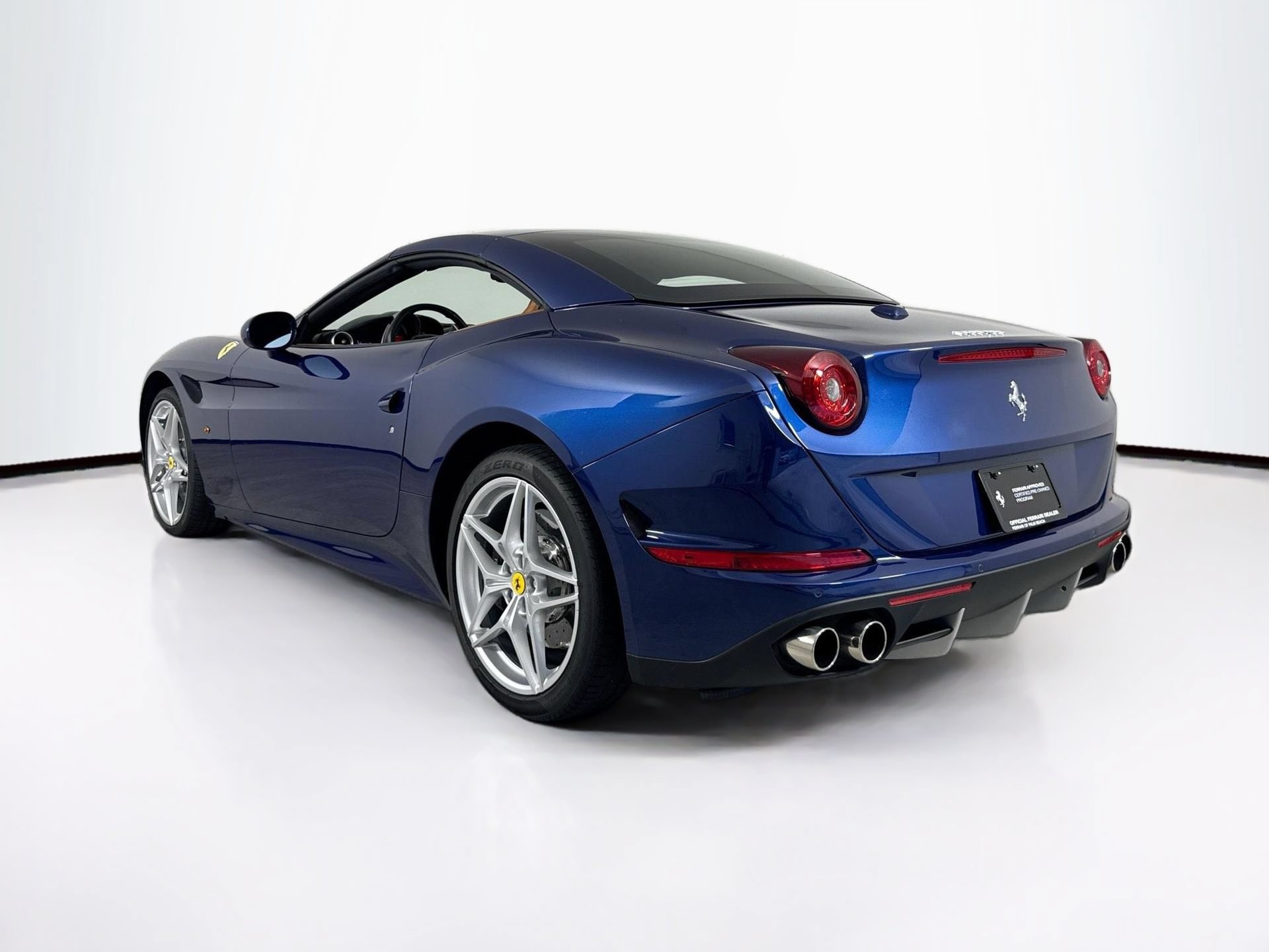 Certified 2015 Ferrari California T RWD image 5