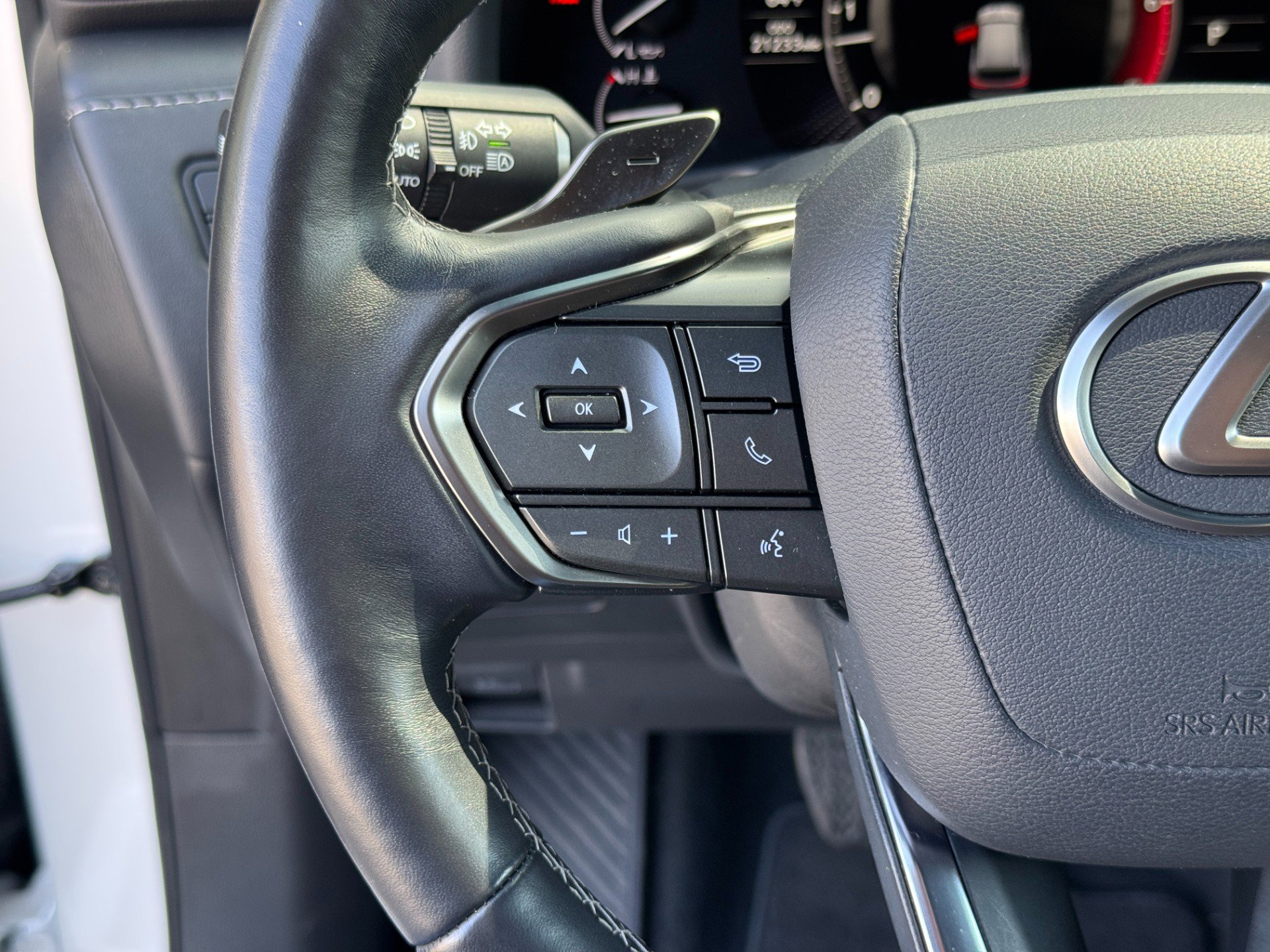 Used 2024 Lexus LX 600 4WD w/ Appearance Package image 27