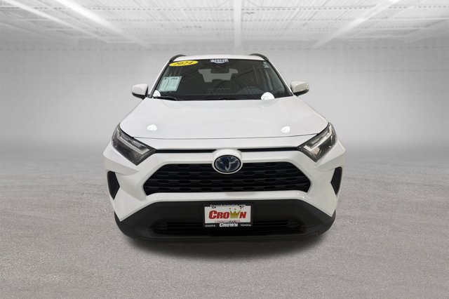 Used 2024 Toyota RAV4 LE AWD/4WD image 2