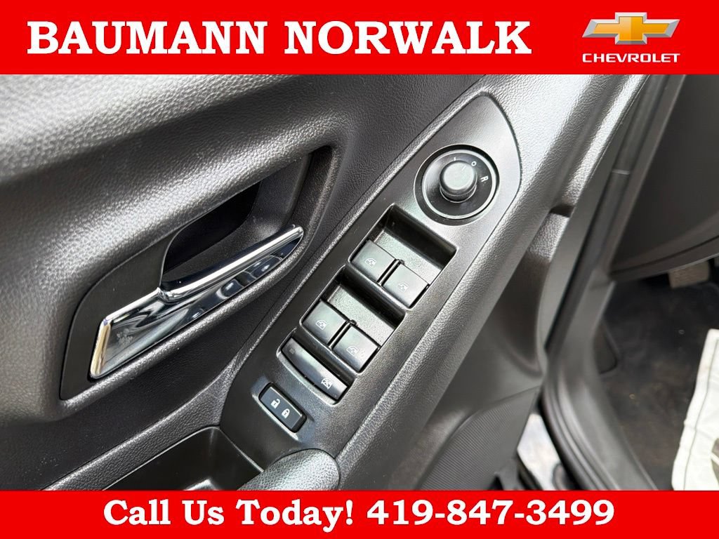 Used 2022 Chevrolet Trax LT w/ LT Convenience Package FWD image 16