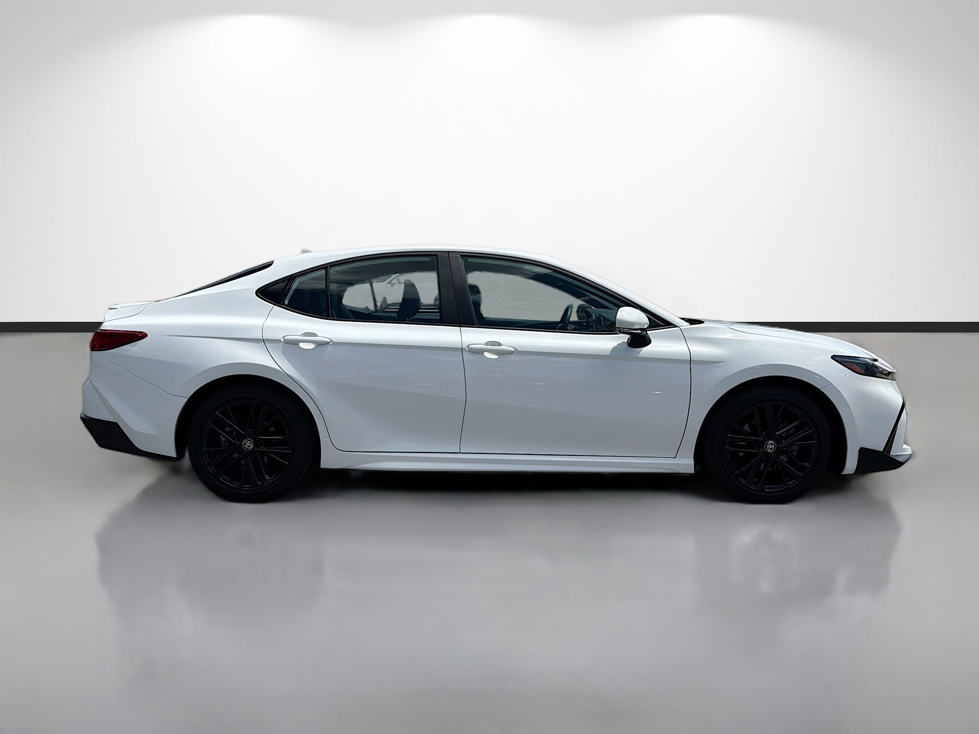 Used 2025 Toyota Camry SE w/ Multimedia Upgrade Package FWD image 2