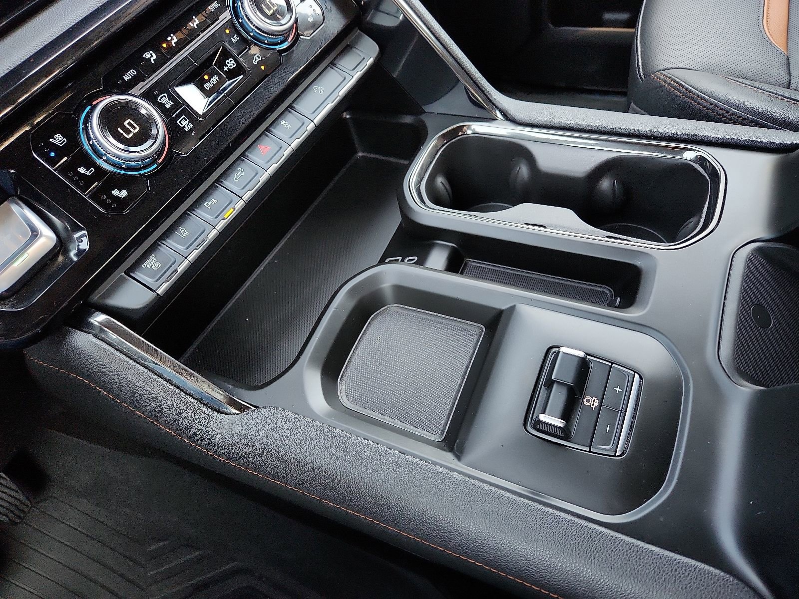 Used 2024 GMC Sierra 2500 AT4 w/ AT4 Premium Plus Package image 25