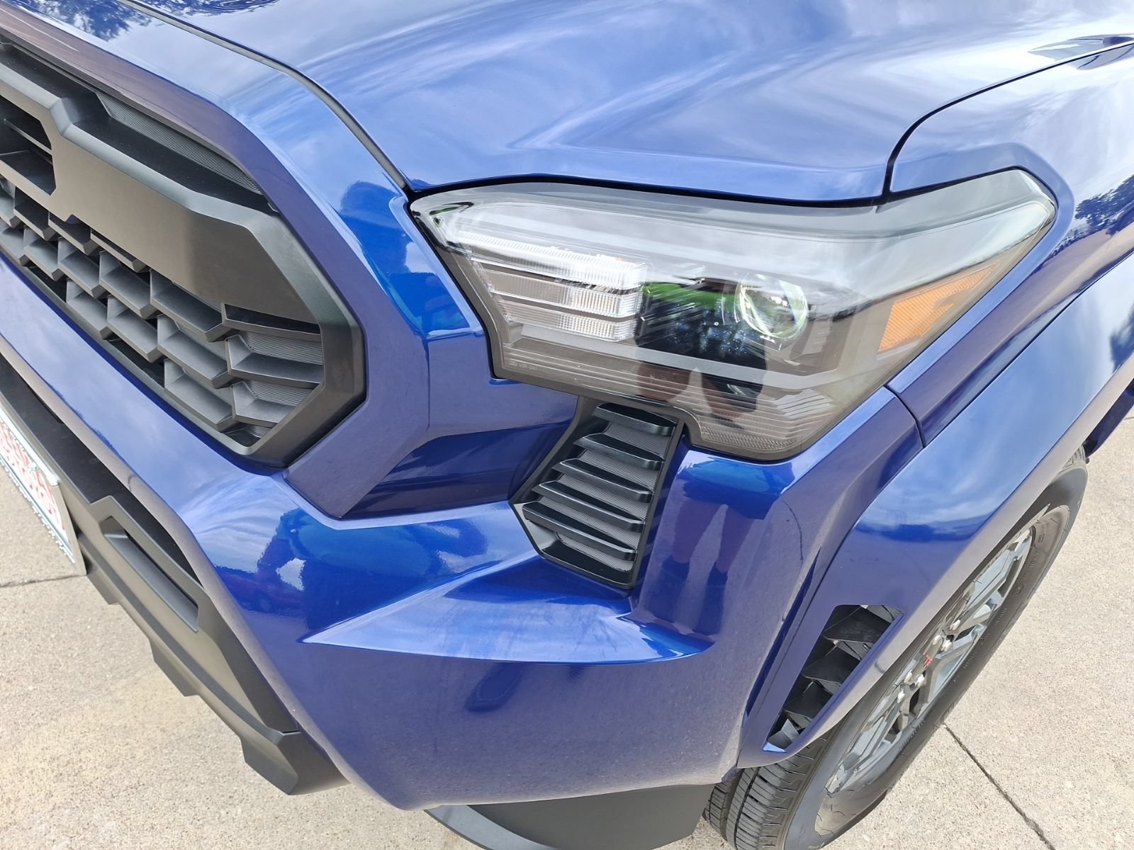 Used 2025 Toyota Tacoma TRD Sport AWD/4WD image 10