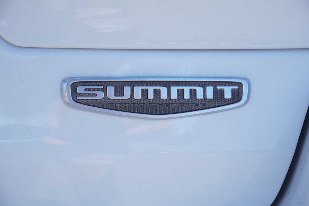 Certified 2022 Jeep Grand Cherokee Summit AWD/4WD image 13