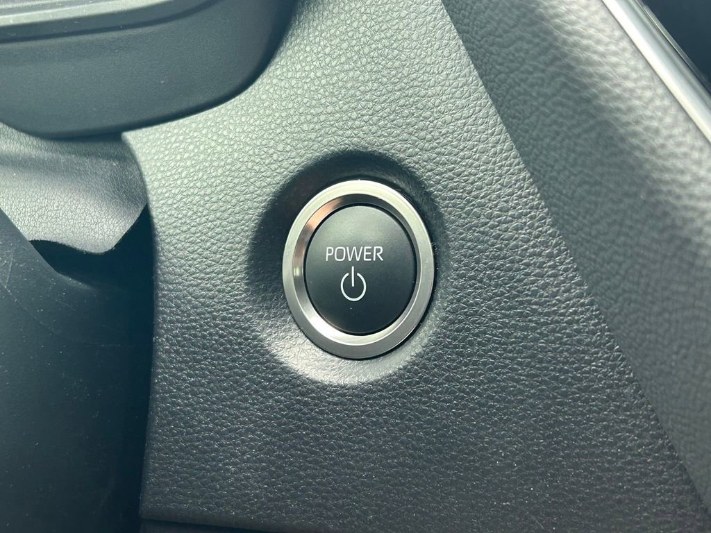 Used 2026 Toyota Corolla SE w/ SE Premium Package image 25