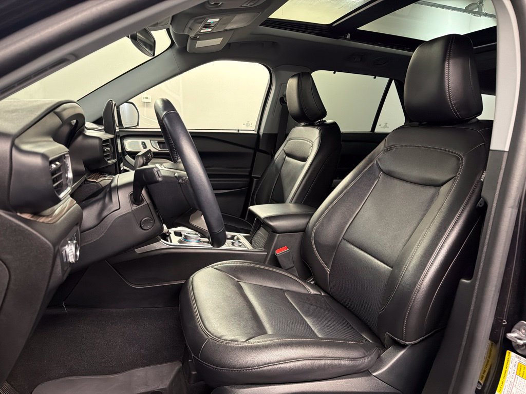 Certified 2022 Ford Explorer Limited w/ Limited Technology Package AWD/4WD image 28