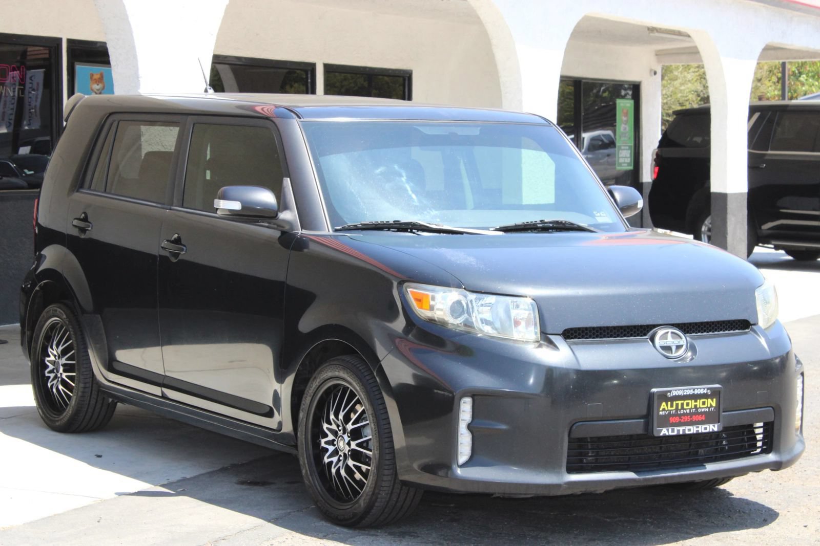 Used 2014 Scion xB FWD image 3