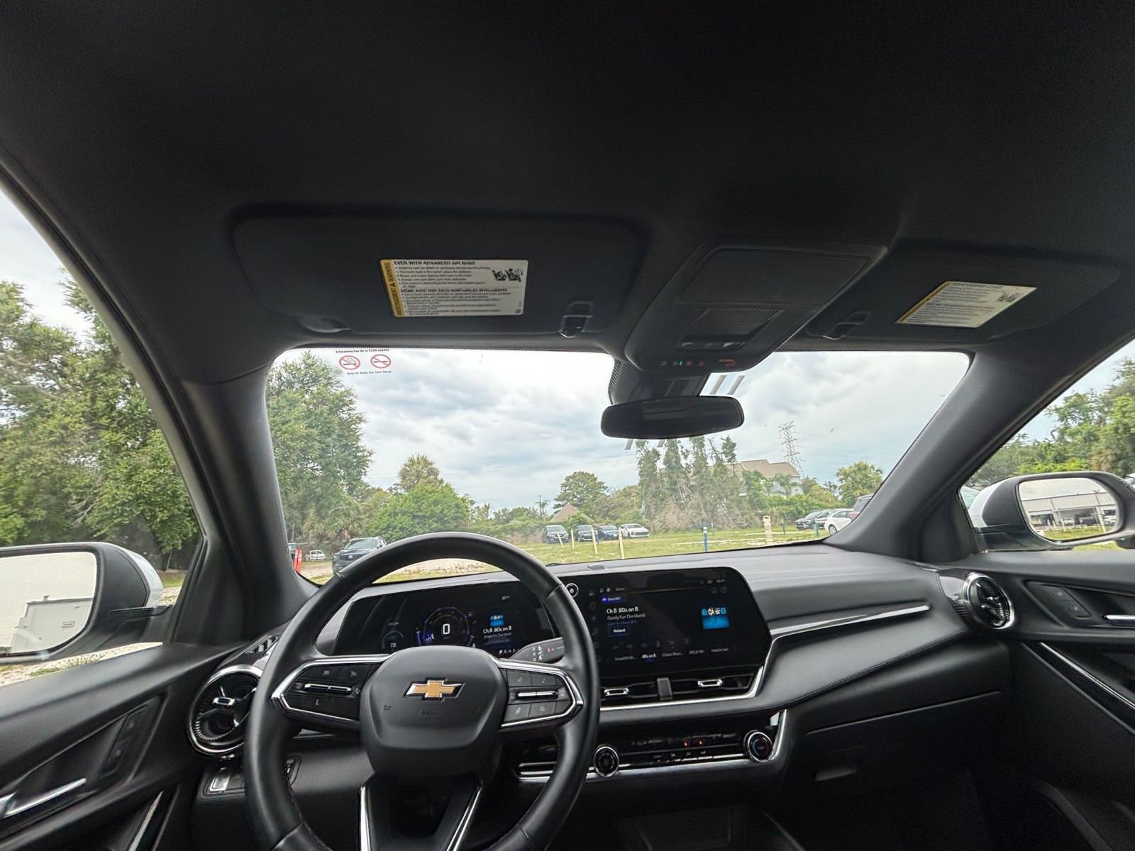 Used 2025 Chevrolet Equinox LT FWD image 35