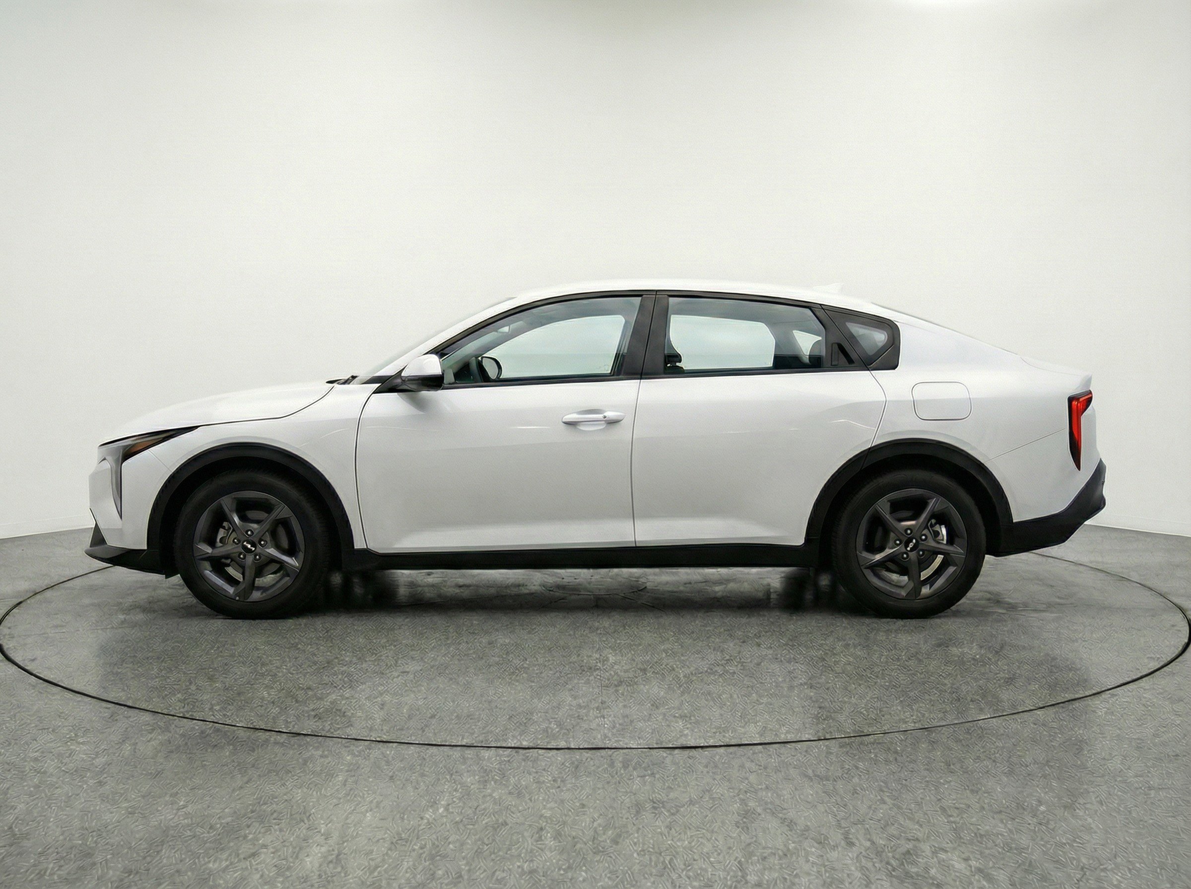 Used 2025 Kia K4 LXS image 5