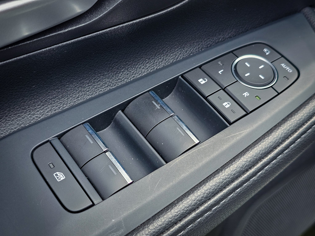 Used 2025 Toyota Grand Highlander AWD image 12