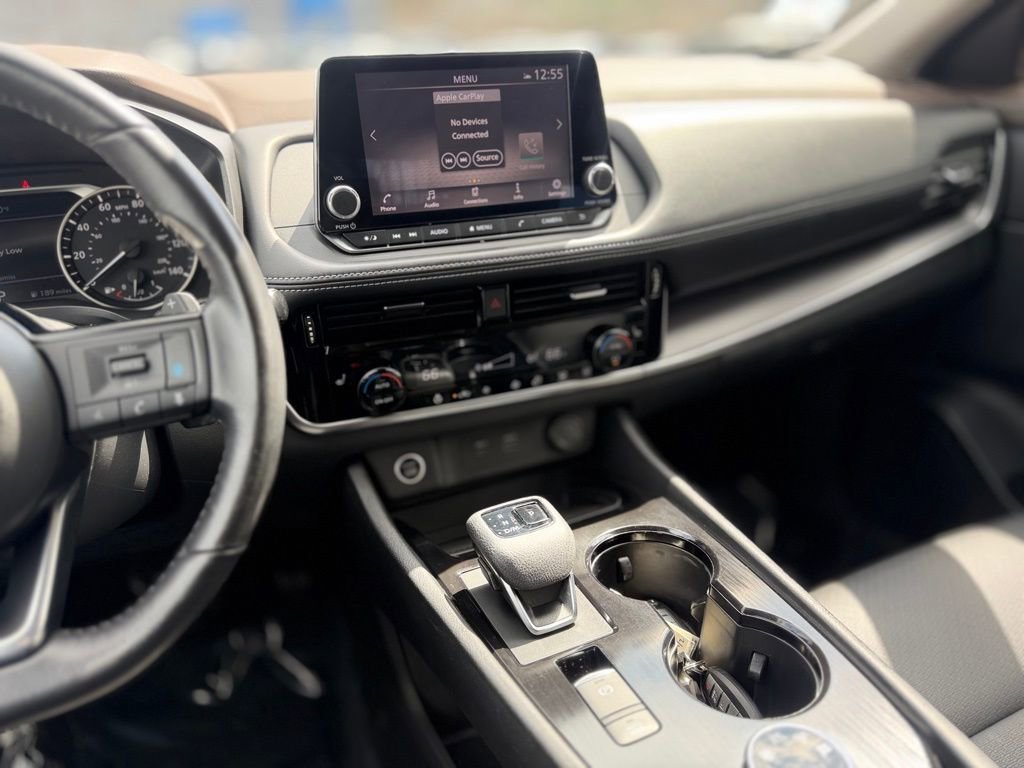 Used 2021 Nissan Rogue SV w/ Premium Package image 18