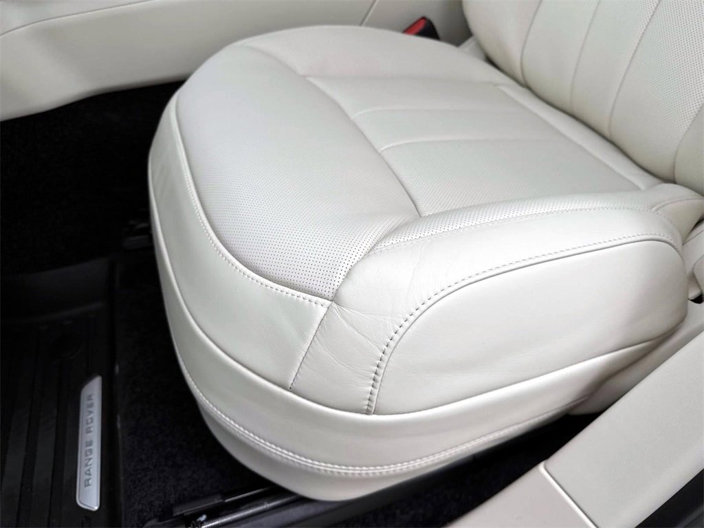 New 2026 Land Rover Range Rover Long Wheelbase SE image 19