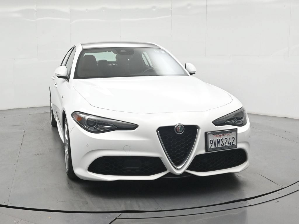 Used 2022 Alfa Romeo Giulia Ti RWD image 43