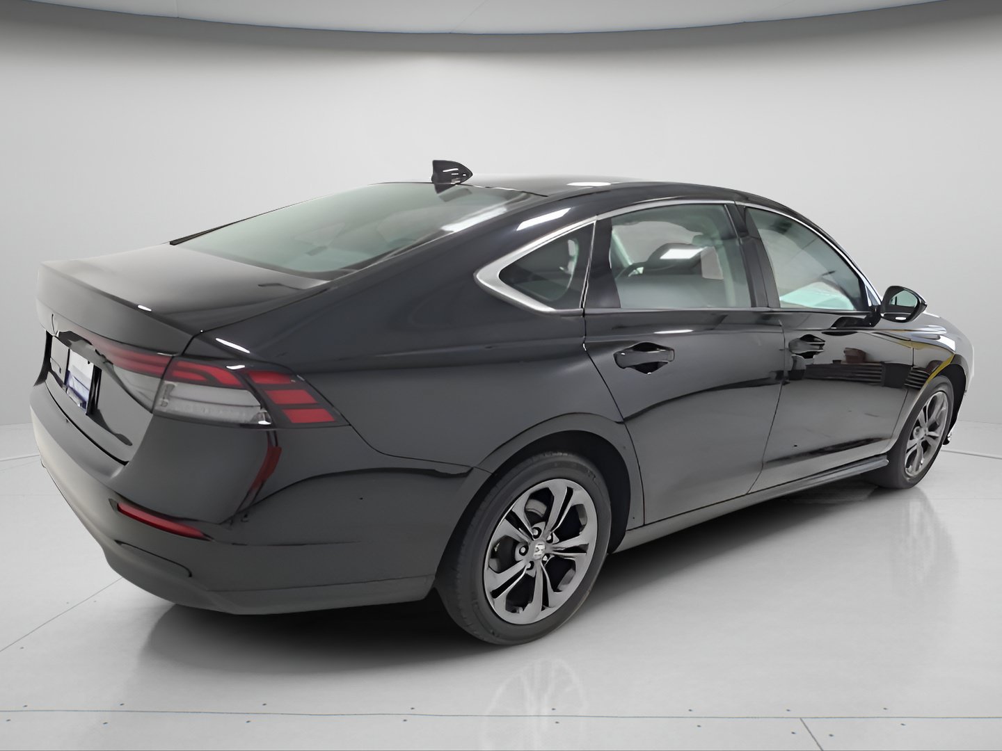 Used 2023 Honda Accord EX image 6