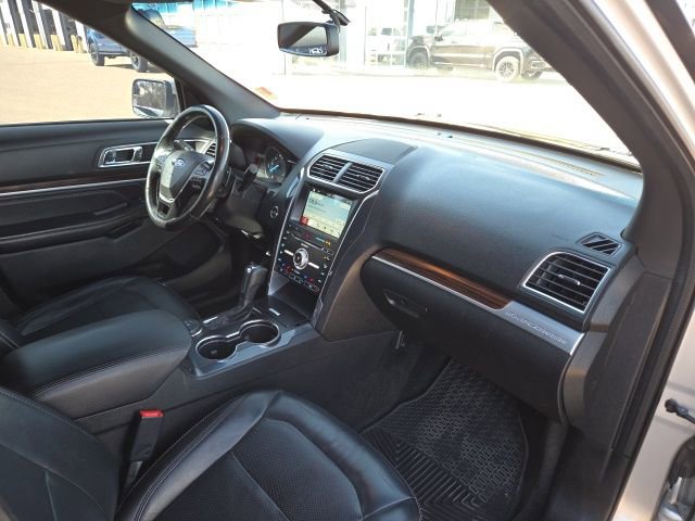 Used 2017 Ford Explorer Limited image 33