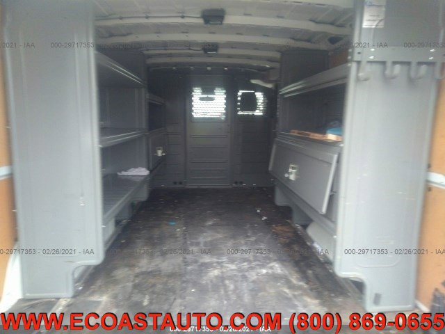 Used 2016 Nissan NV 2500 SV w/ Back Door Glass Package image 9