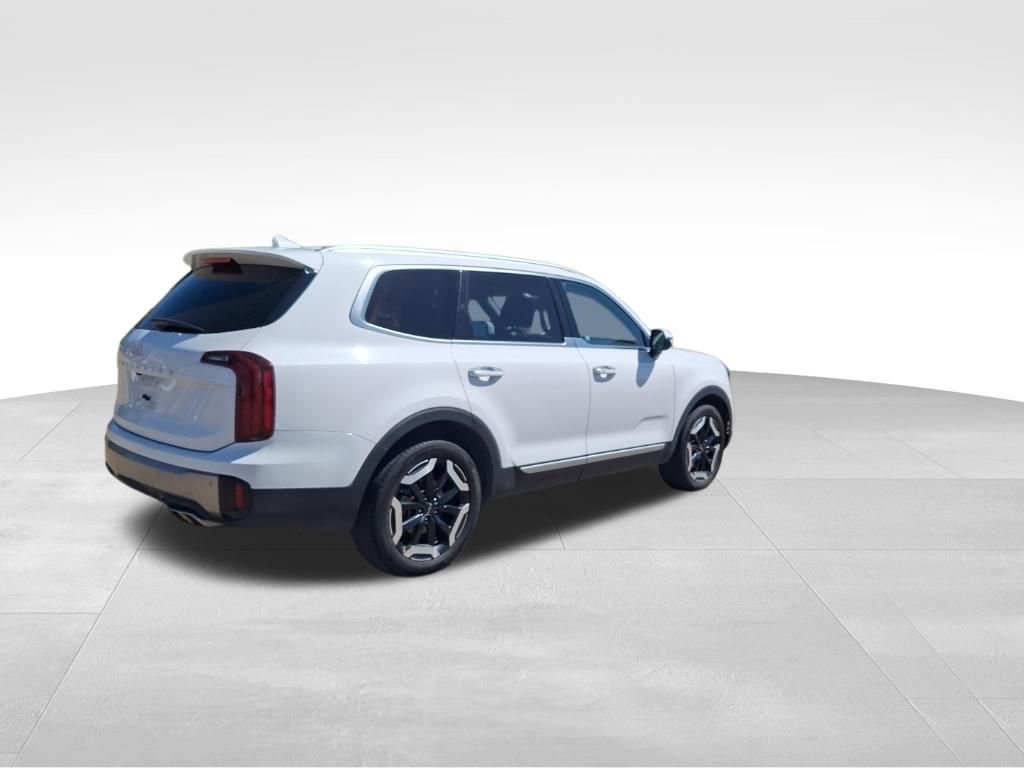Used 2025 Kia Telluride S image 11