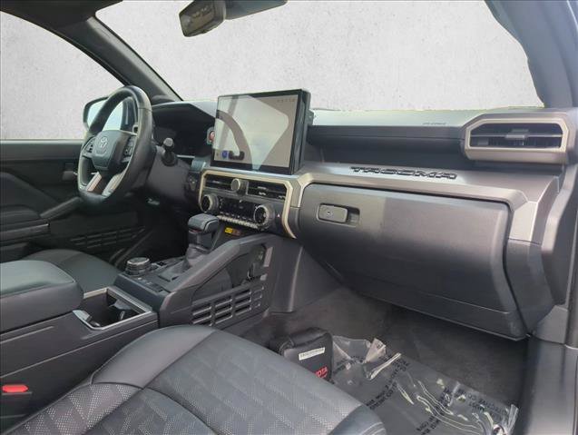 Certified 2024 Toyota Tacoma TRD Off-Road w/ TRD Off Road Premium Package AWD/4WD image 29