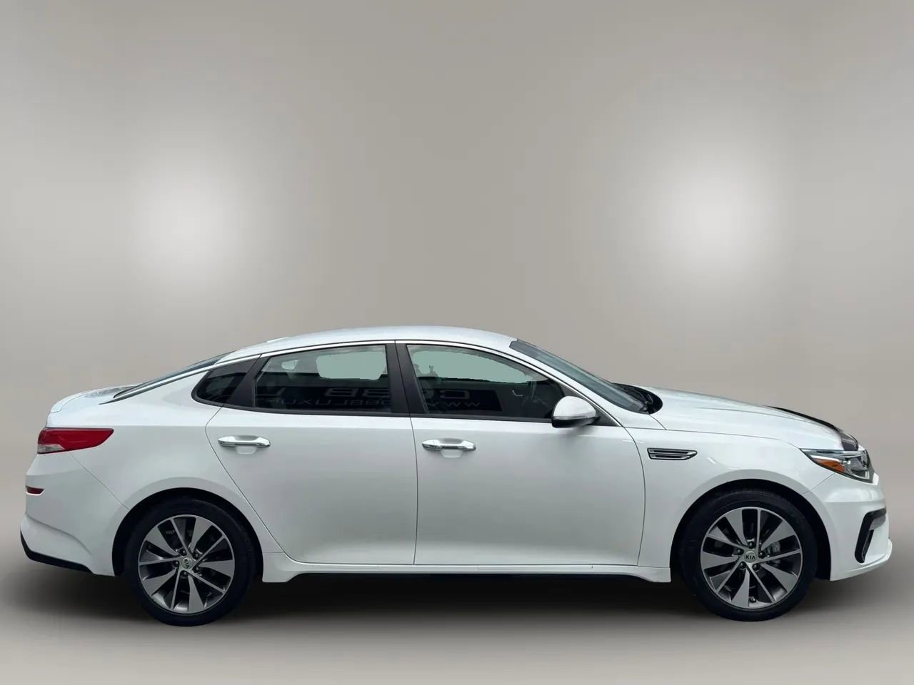 Used 2019 Kia Optima S FWD image 4