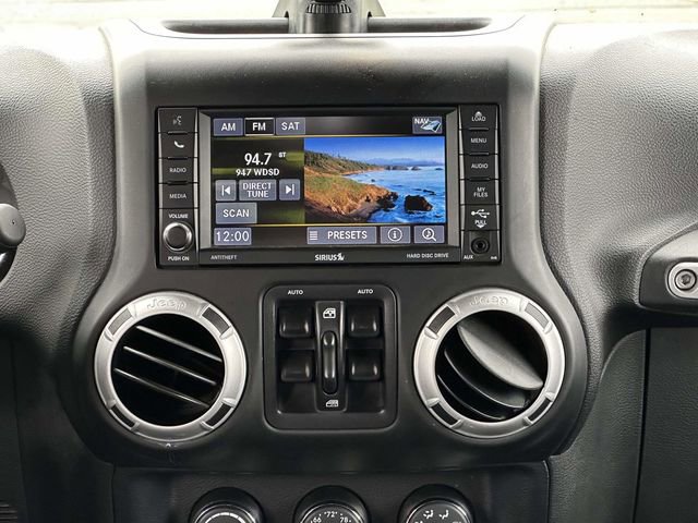 Used 2014 Jeep Wrangler Unlimited Rubicon w/ Connectivity Group image 10