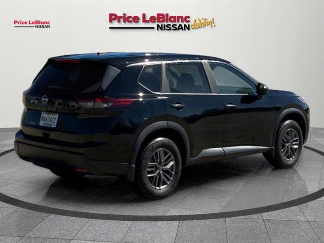 Used 2025 Nissan Rogue S image 6